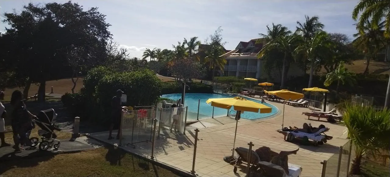 Апартаменты Grand Studio 4 Pers Superbe Vue Mer Et Cocotiers Dans Village Vacances Sainte-Anne Plage A - 30 M
