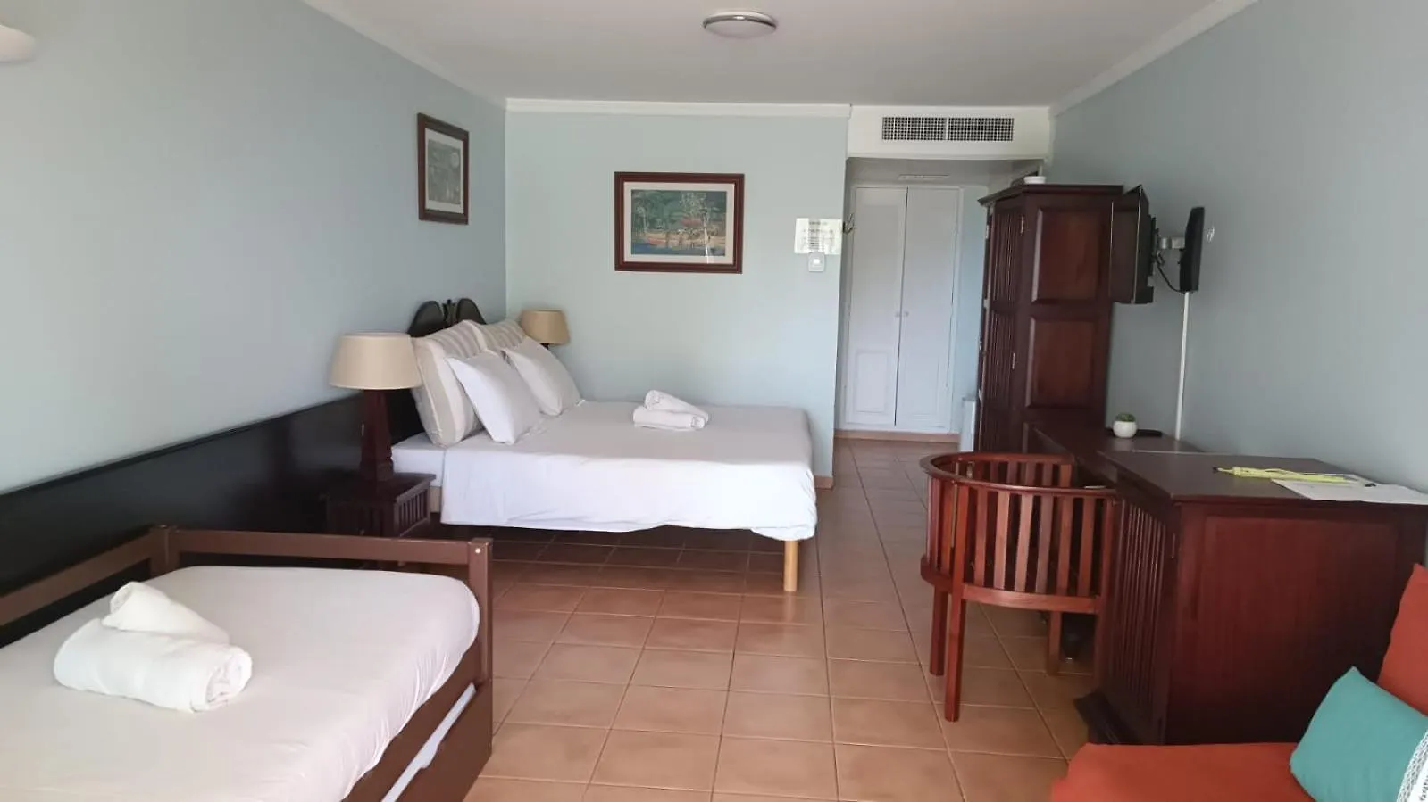 Grand Studio 4 Pers Superbe Vue Mer Et Cocotiers Dans Village Vacances Sainte-Anne Plage A - 30 M 0*, Сент-Анн