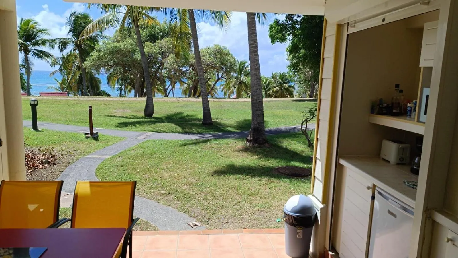Grand Studio 4 Pers Superbe Vue Mer Et Cocotiers Dans Village Vacances Sainte-Anne Plage A - 30 M Сент-Анн